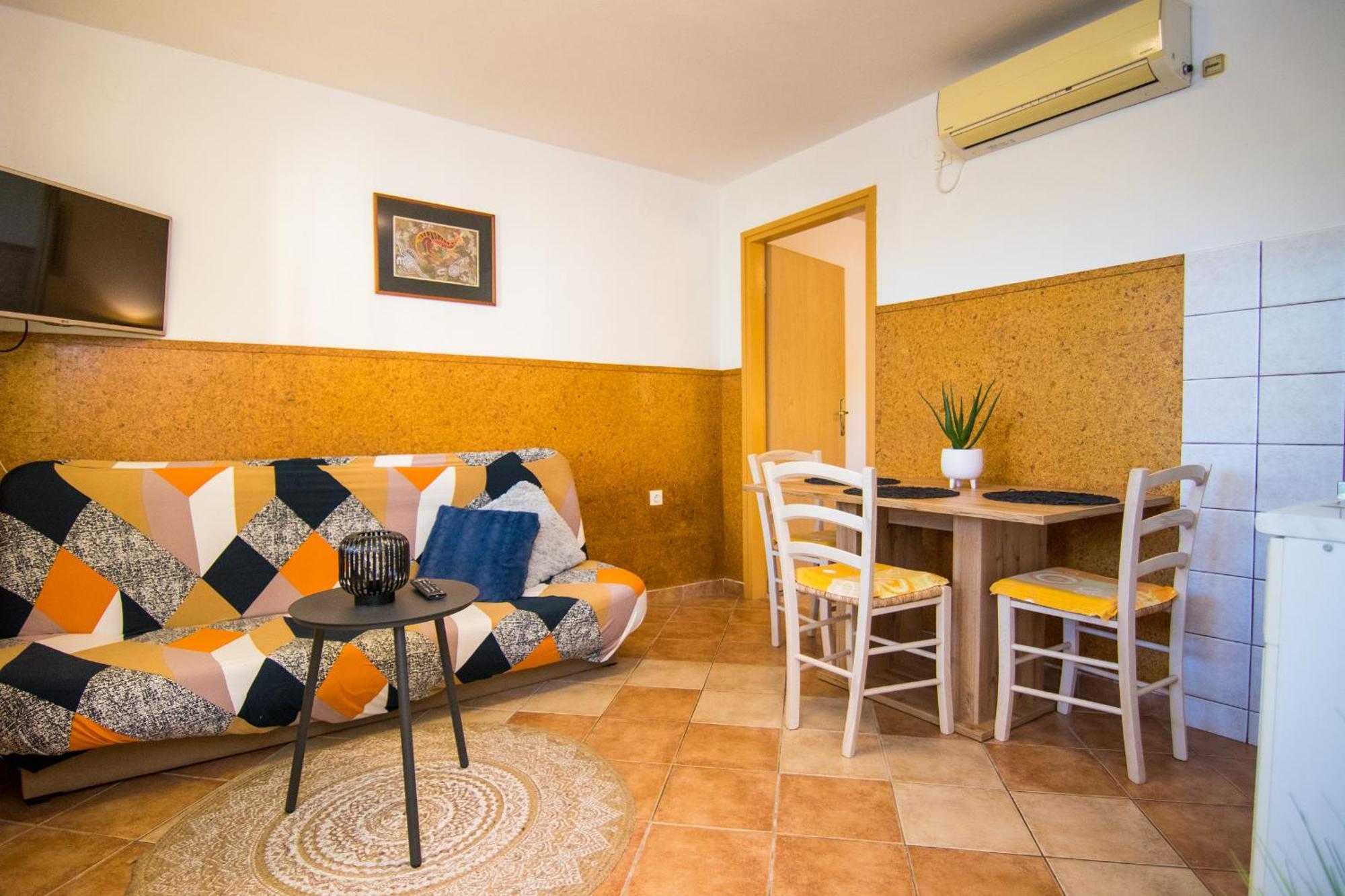 Apartments City Center Dekanic 克尔克 外观 照片