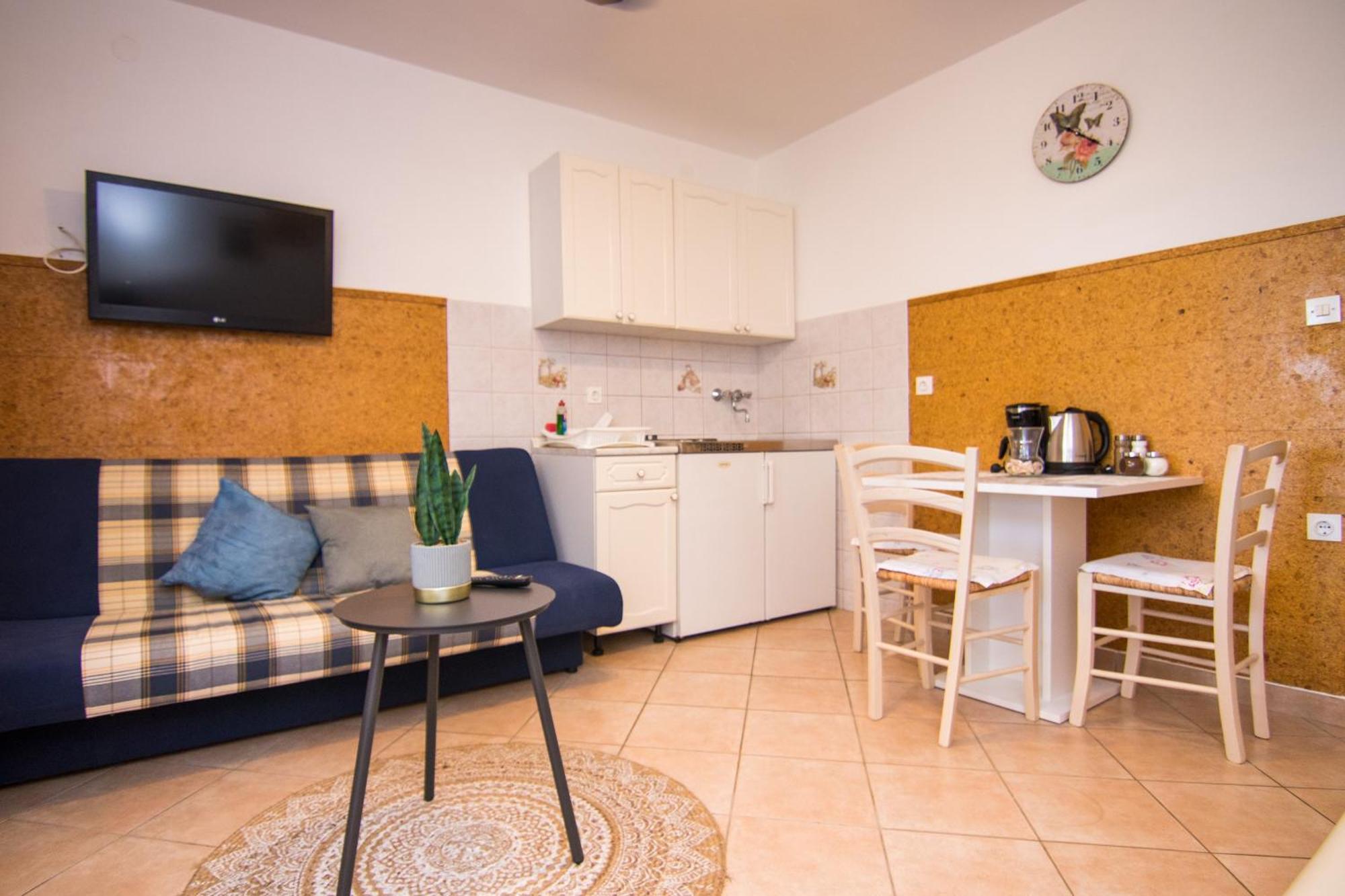 Apartments City Center Dekanic 克尔克 外观 照片