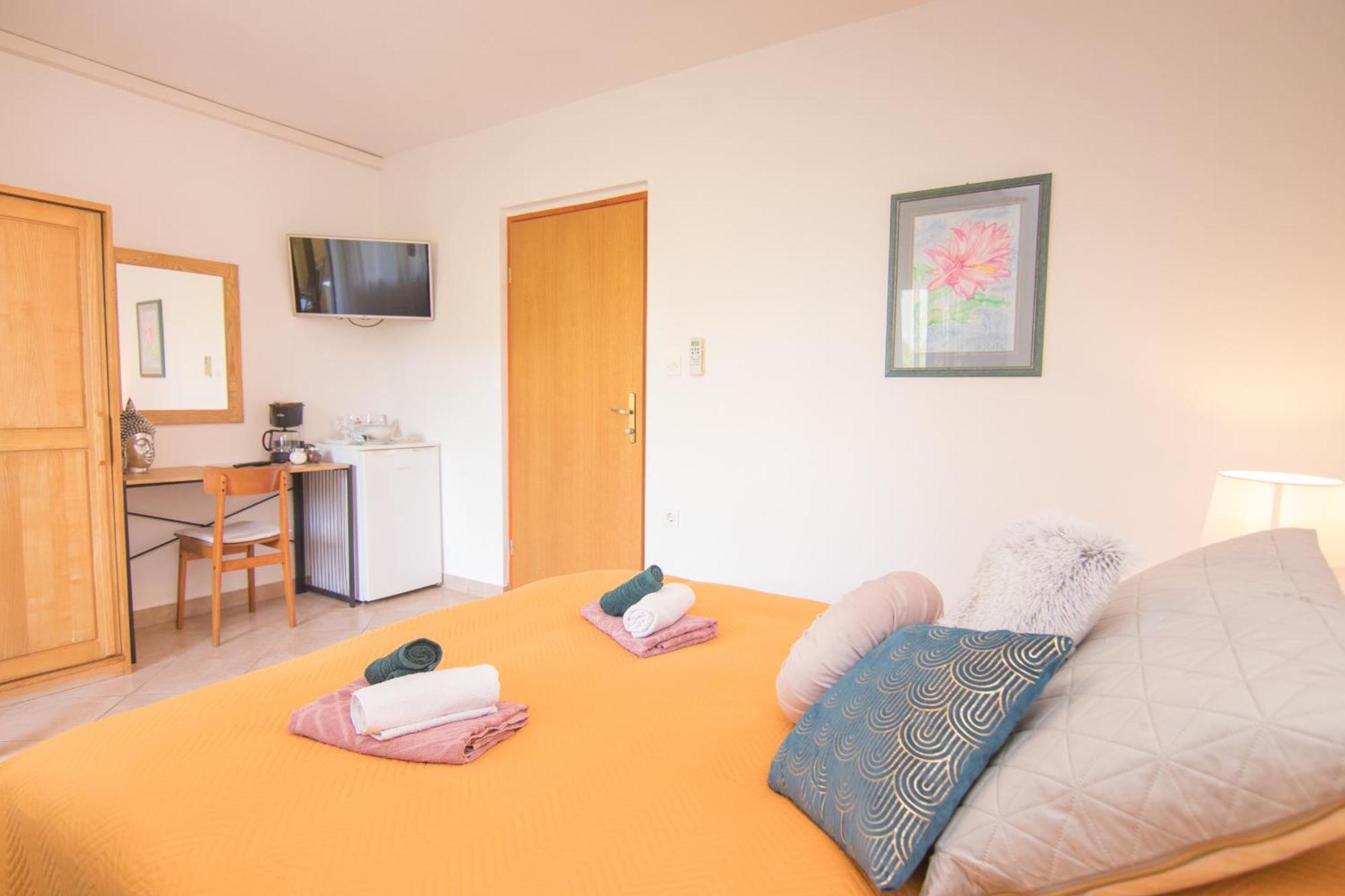 Apartments City Center Dekanic 克尔克 外观 照片